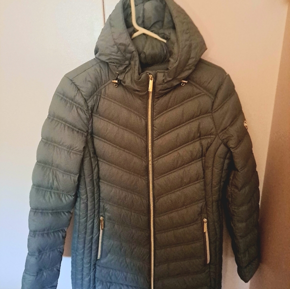 Michael Kors Women's Puffer Jacket - Black and Green - Picture 5 of 11